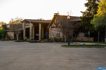 lone star lodge and marina