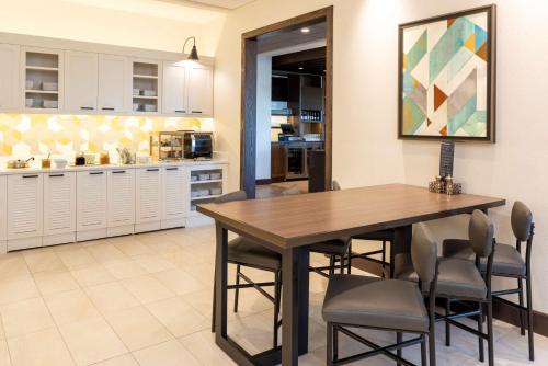 hyatt place flint grand blanc