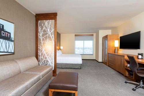 hyatt place flint grand blanc