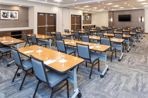 hyatt place flint grand blanc