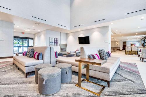 hilton garden inn north dallas central expy