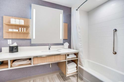 hilton garden inn north dallas central expy