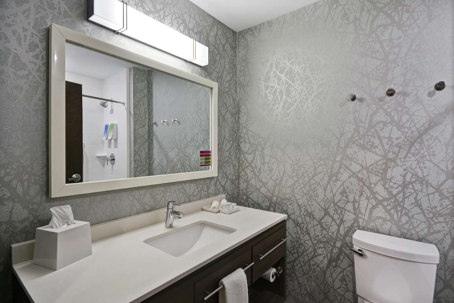 home2 suites by hilton grand rapids north