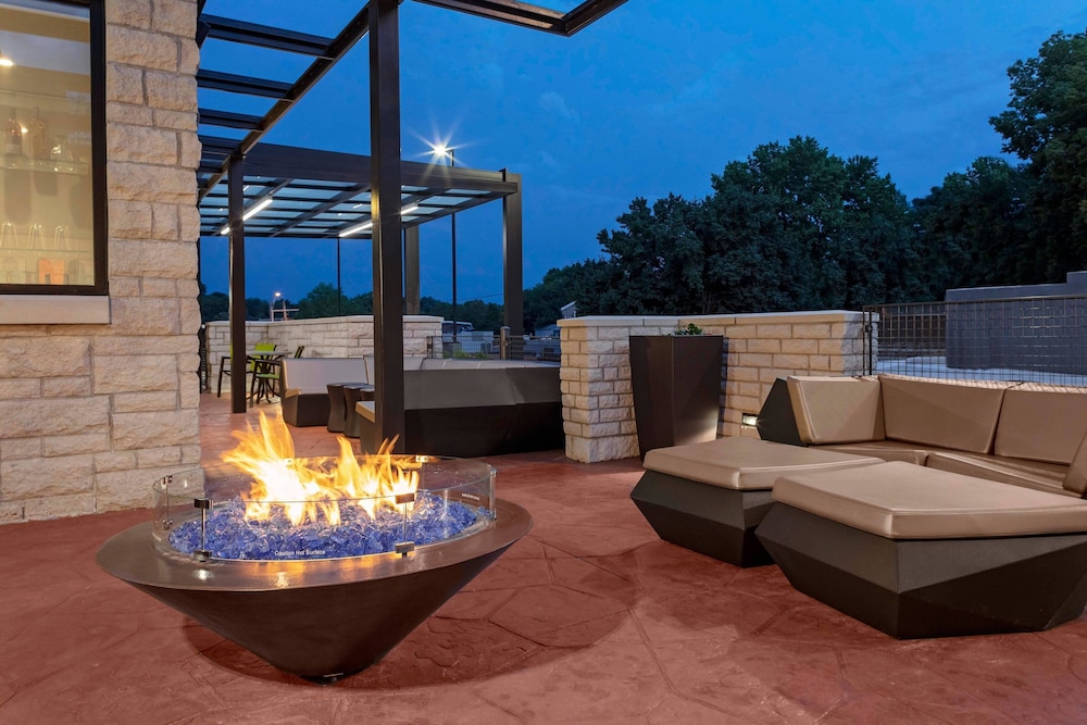 springhill suites by marriott kansas city plaza