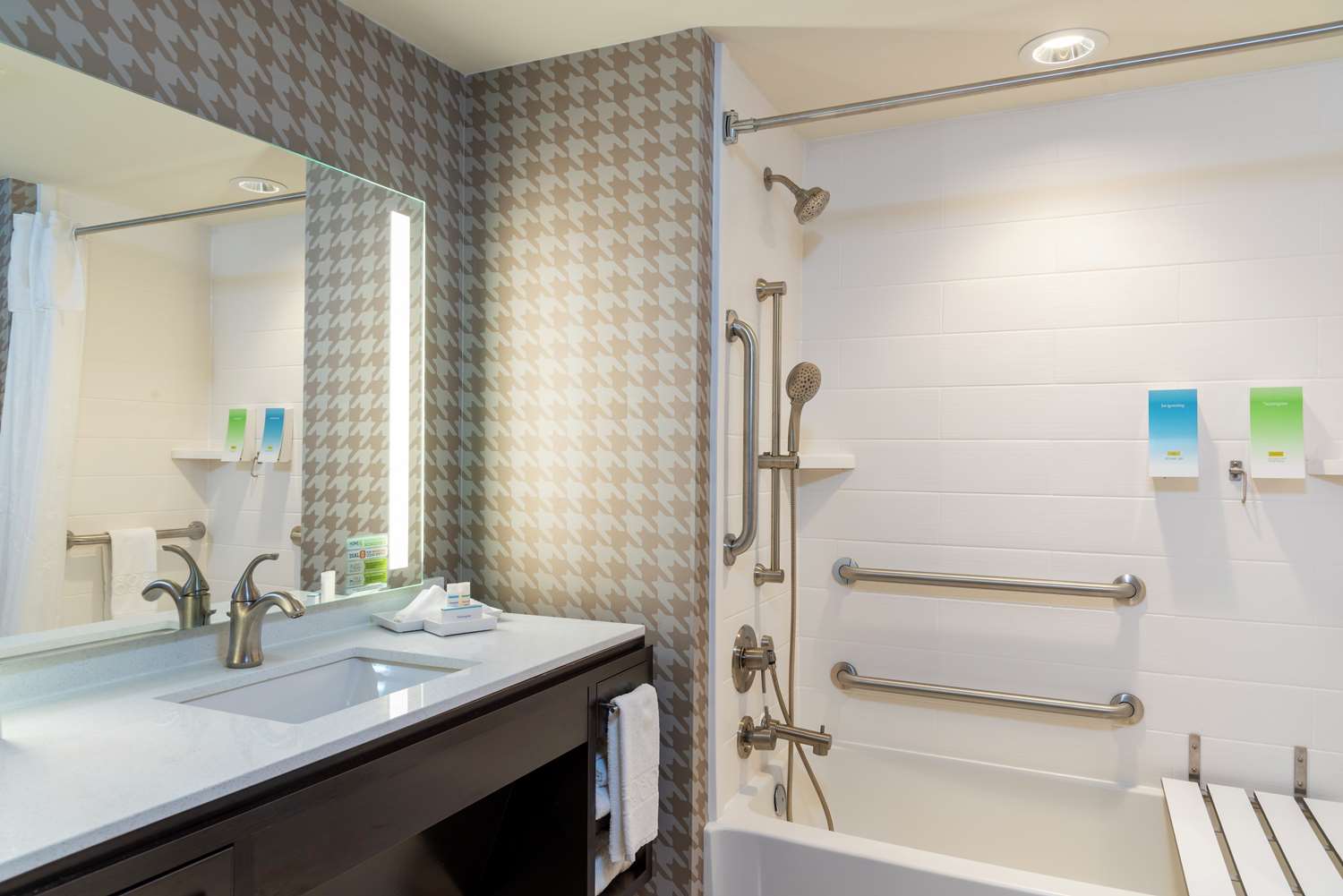 home2 suites by hilton appleton