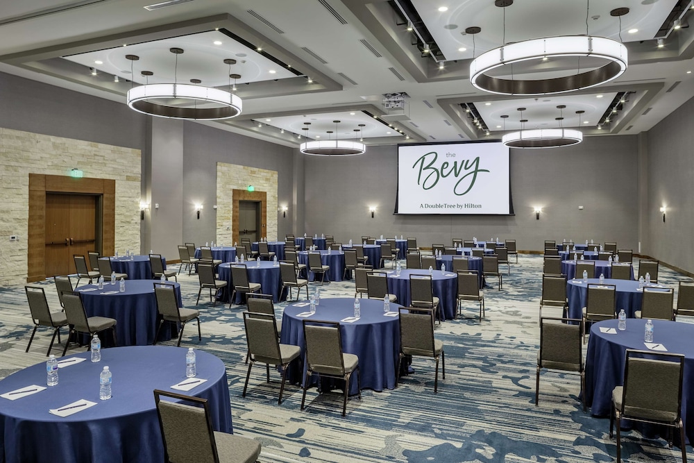 the bevy hotel boerne a doubletree by hilton