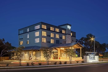 the bevy hotel boerne a doubletree by hilton