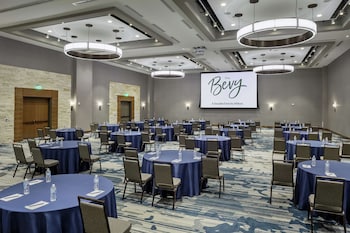 the bevy hotel boerne a doubletree by hilton