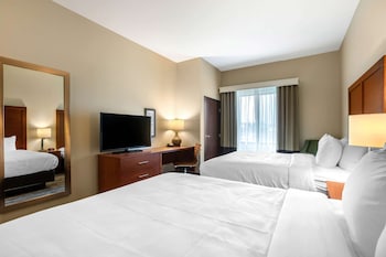 comfort inn and suites ames near isu campus
