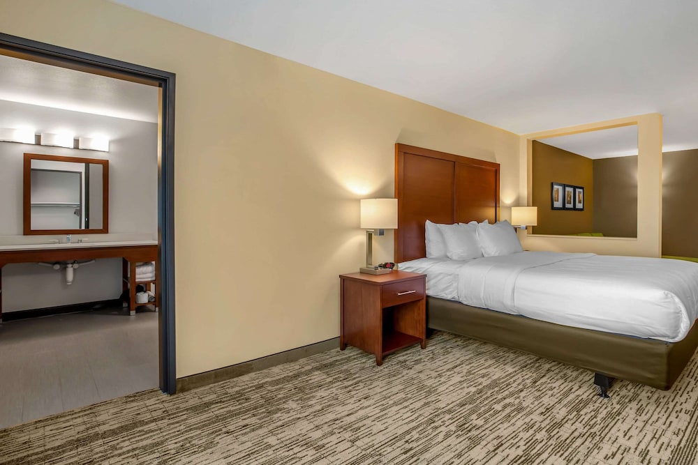 comfort inn and suites ames near isu campus