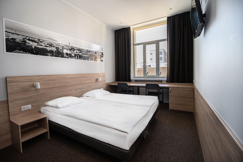 corner hotel