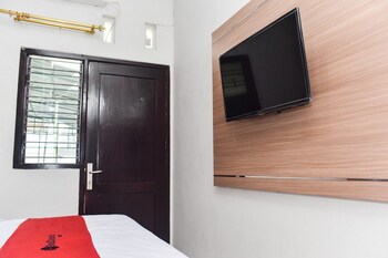 reddoorz plus near malang town square