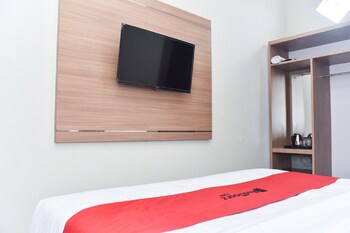reddoorz plus near malang town square