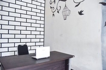 reddoorz plus near malang town square