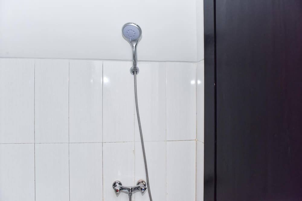 reddoorz plus near malang town square