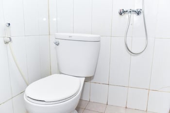 reddoorz plus near malang town square