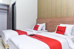 reddoorz plus near malang town square
