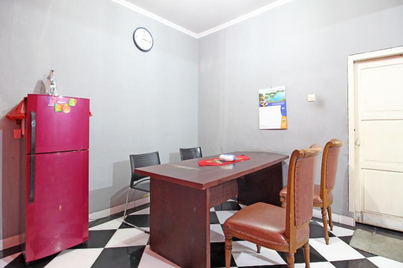 reddoorz near terminal condong catur