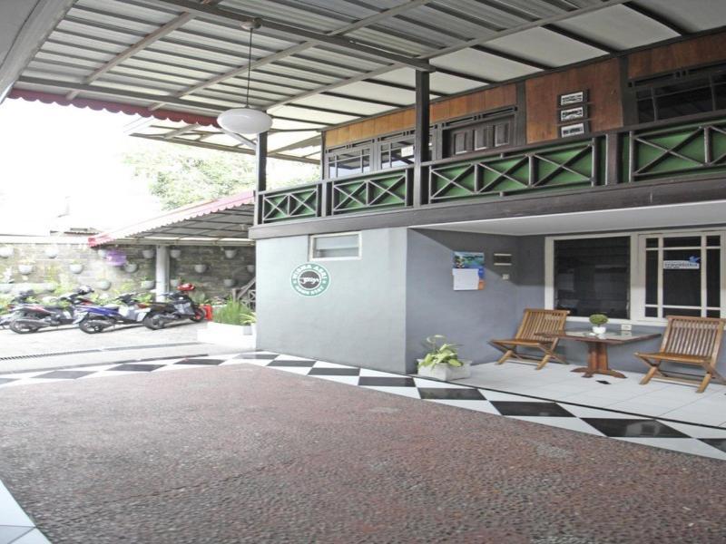 reddoorz near terminal condong catur