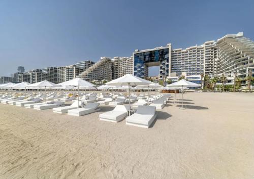 jumeirah beach