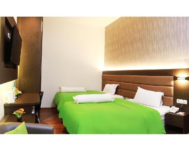 emerald hotel