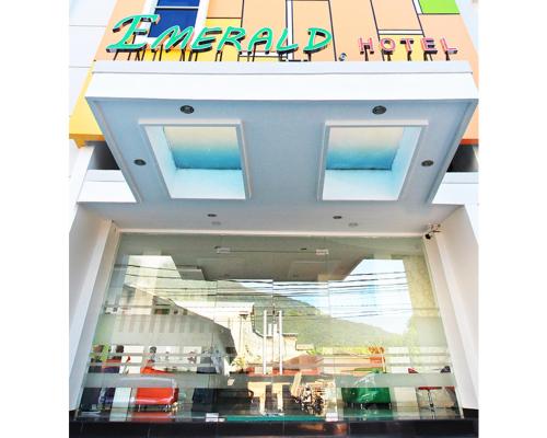 emerald hotel