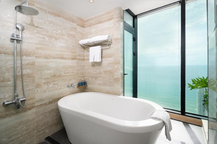 sala danang beach hotel