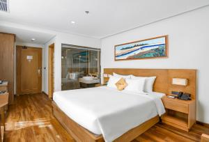 sala danang beach hotel