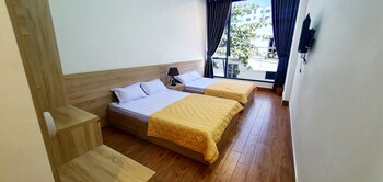 hoang nam hotel cua lo