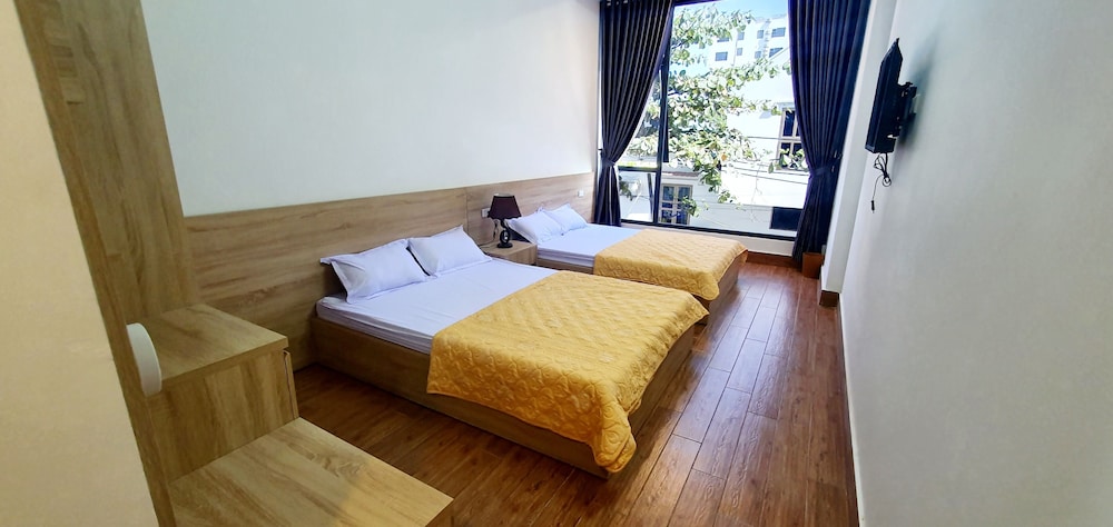 hoang nam hotel cua lo