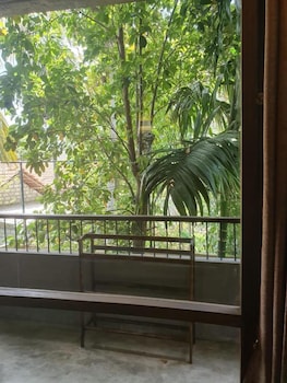 ayur ayur ayurveda retreat