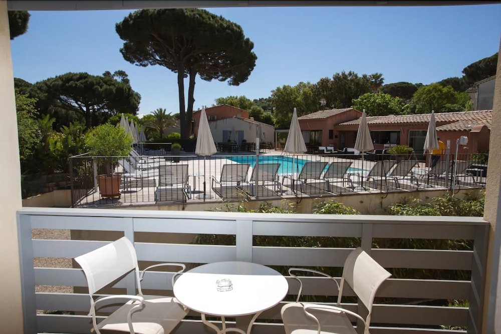 Les Capucines Saint Tropez,Grimaud>>Gassin,4 star