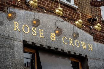 publove the rose and crown