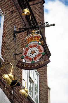 publove the rose and crown