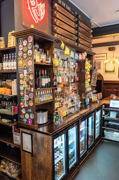 publove the rose and crown