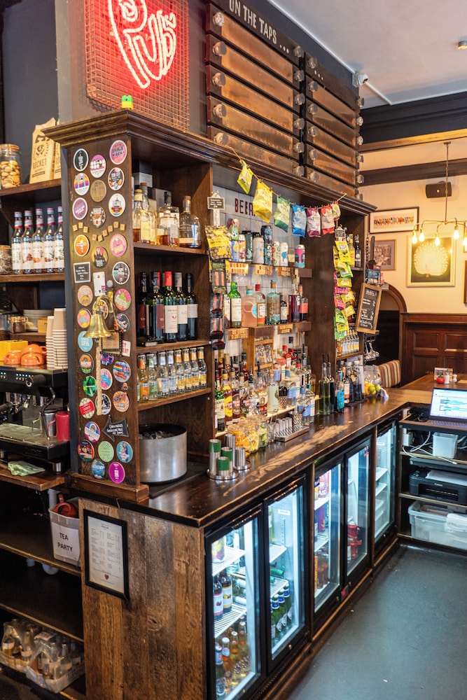 publove the rose and crown
