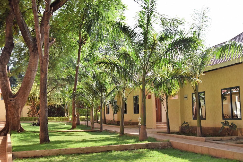 chanya lodge
