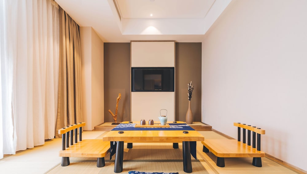 atour hotel wuhan donghu yuejiazui