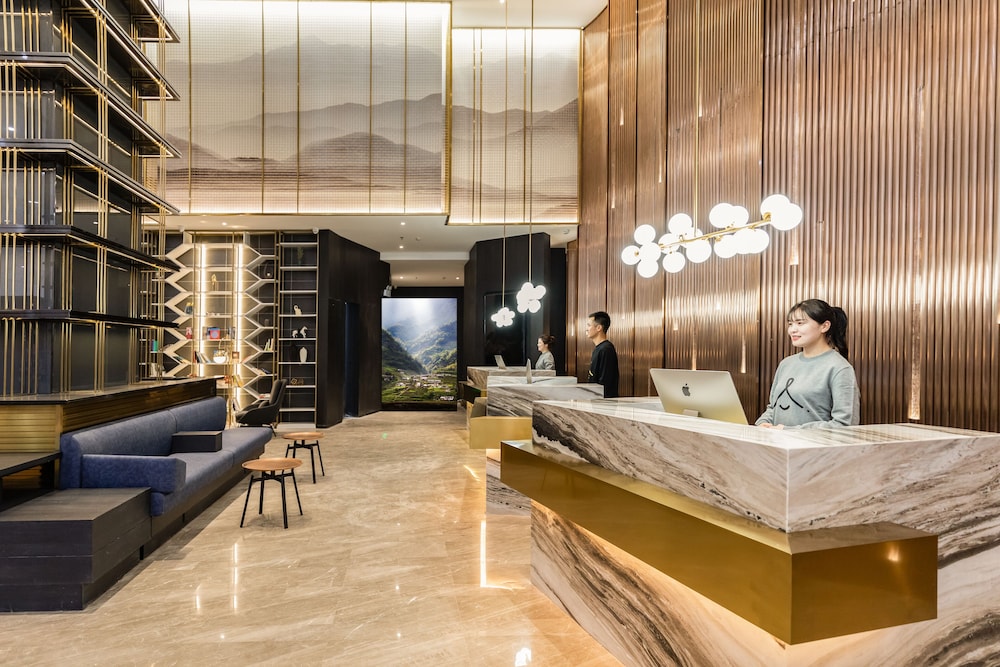 atour hotel wuhan donghu yuejiazui