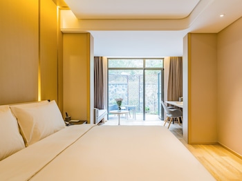 atour hotel wuhan donghu yuejiazui