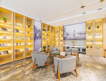 atour hotel wuhan donghu yuejiazui