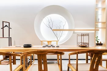 atour hotel wuhan donghu yuejiazui