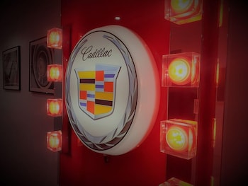 cadillac kustomz hotel