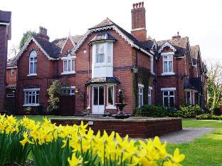 Hillscourt,Birmingham>>Barnt Green,4 star