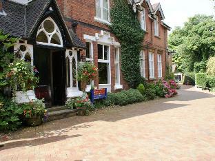 Hillscourt,Birmingham>>Barnt Green,4 star