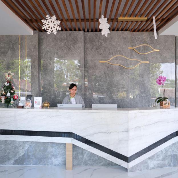 facade hotel by azana