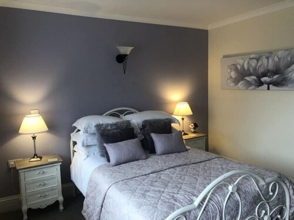 the white horse inn