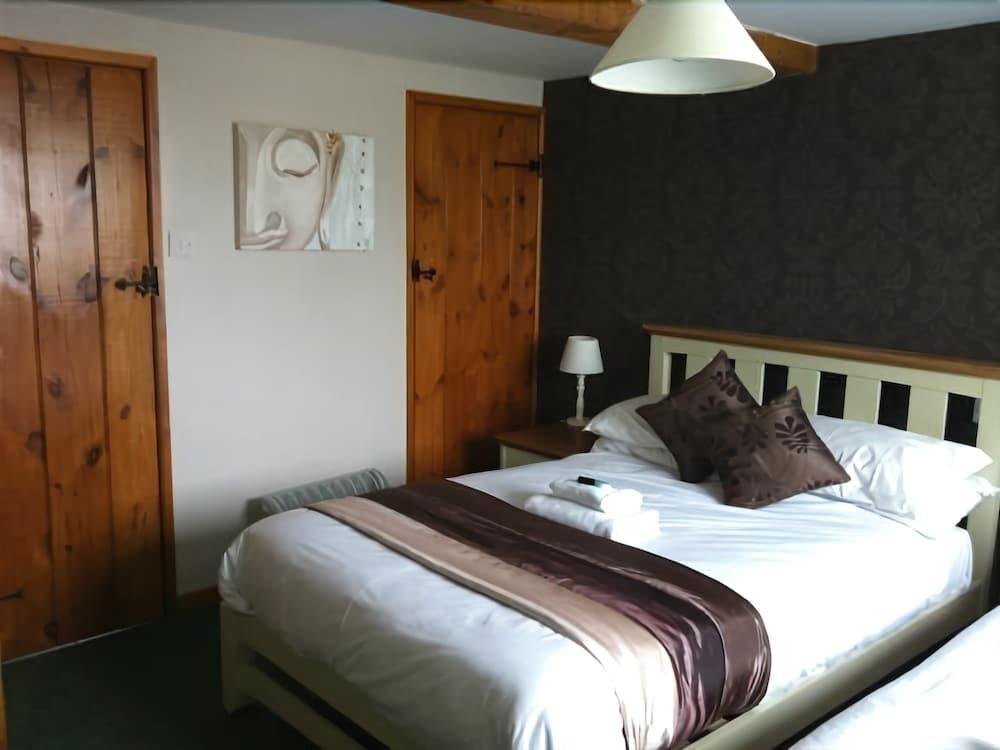 the white horse inn