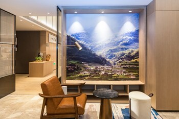 atour hotel airport century park qingdao