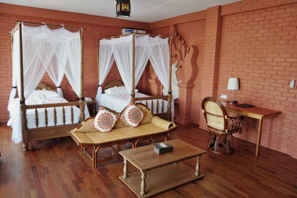 bagan village resort hotel